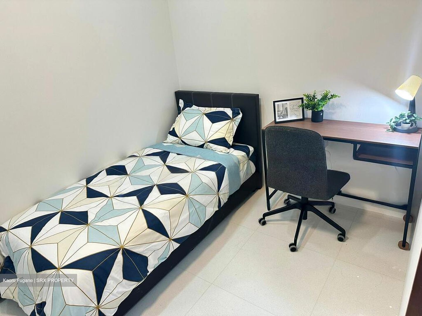 The Esparis (D18), Condominium #460247961